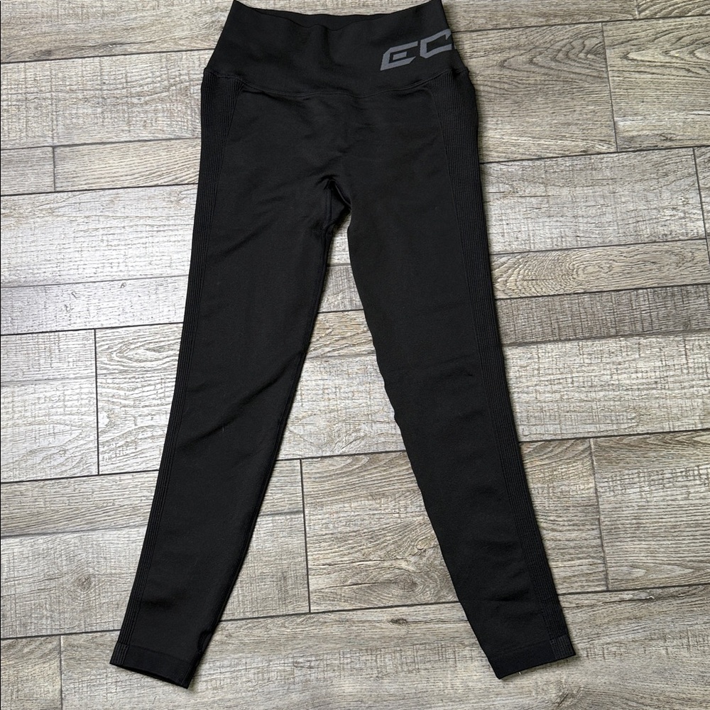 ECHT Black Woman Leggings with Ruched Detail